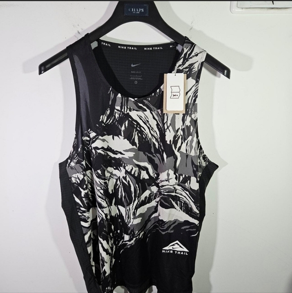 NWT Men's Nike Trail Dri-Fit Rise 365 Light Running Tank Top! - Picture 1 of 7